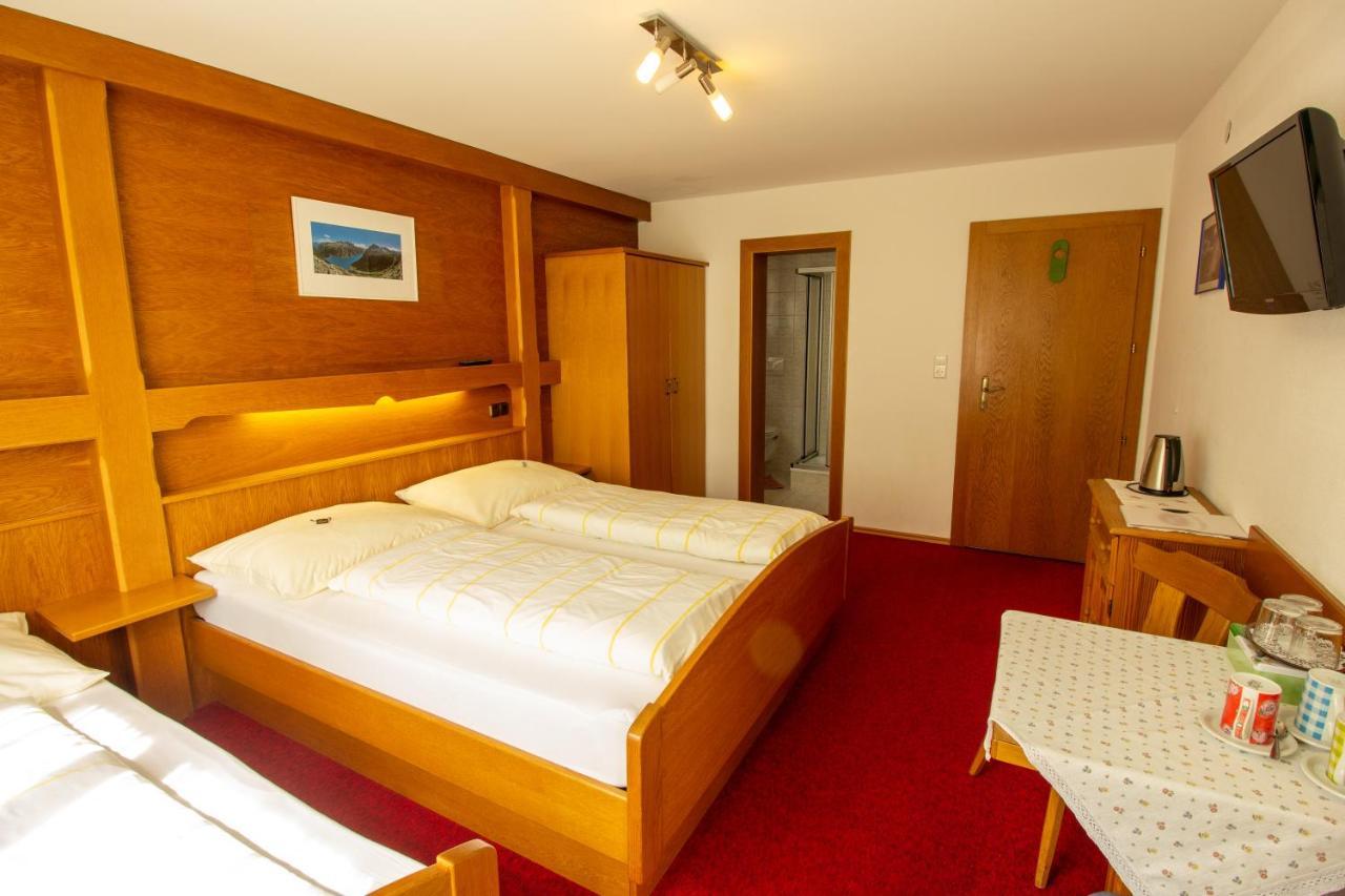 Haus Josef Bed & Breakfast Mayrhofen Exterior photo