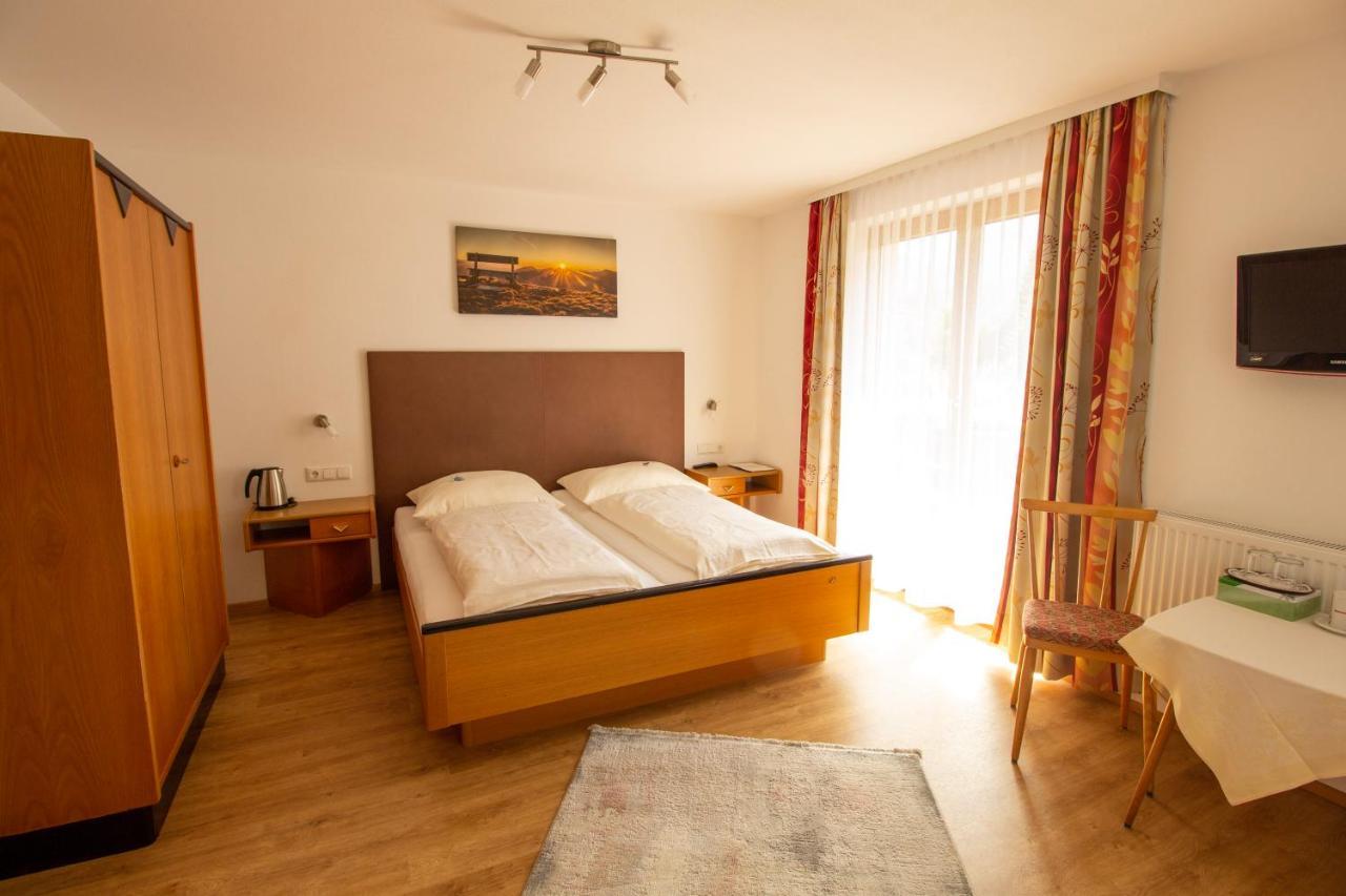 Haus Josef Bed & Breakfast Mayrhofen Exterior photo