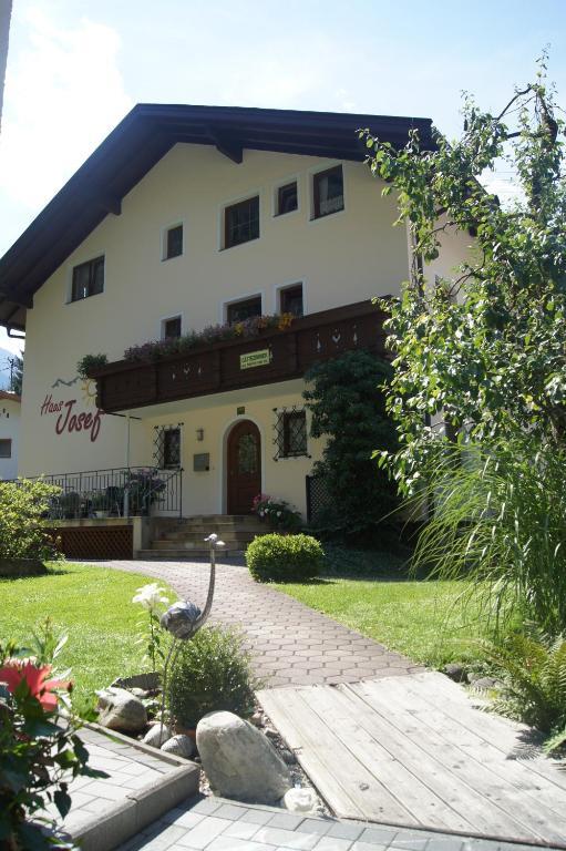 Haus Josef Bed & Breakfast Mayrhofen Exterior photo